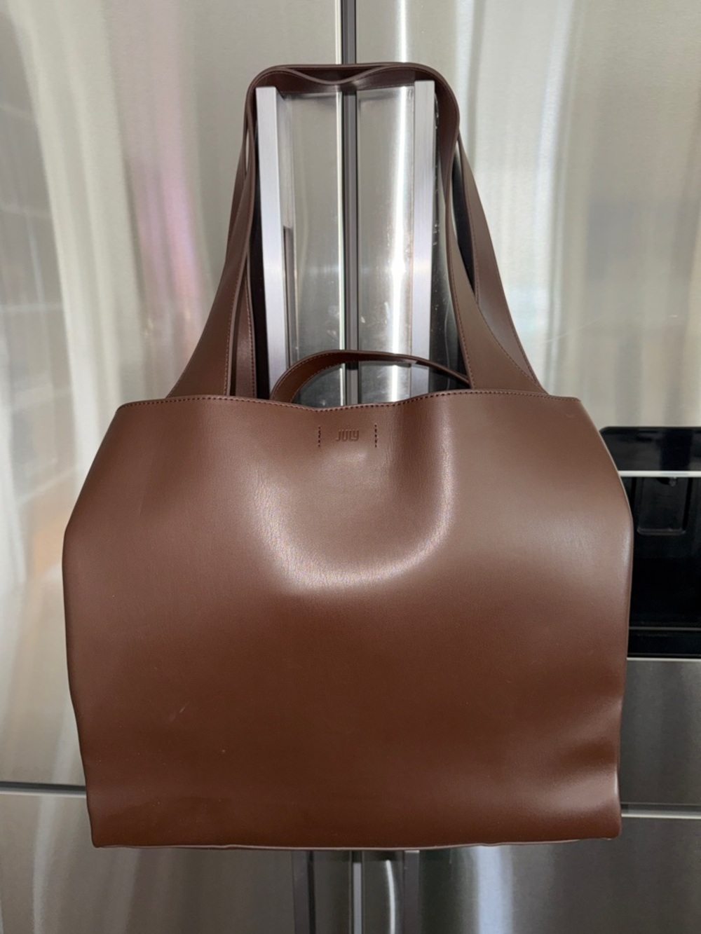 Like New July Juliette Spacious Leather Tote - NO LONGER AVAILABLE ONLINE - Picture 4 of 15